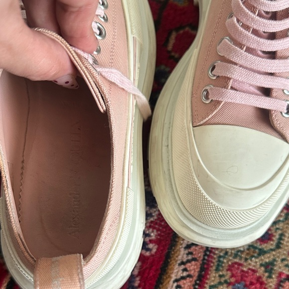 Alexander McQueen Women's Sneakers in Pink and Cream - Picture 5 of 8